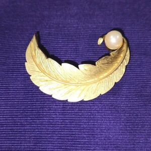 Vintage Signed CRA Brooch Feather Pearl Pin Classic Gold Tone Classic Elegant